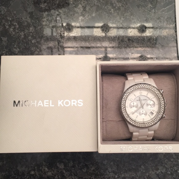 Michael Kors Watch - Picture 2 of 4